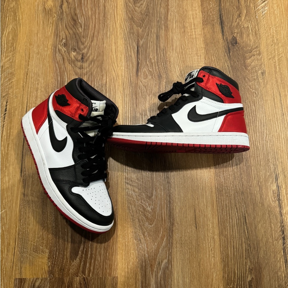 Satin Black Toe Jordan 1 Hi (Women’s 6.5 = Men’s/kids size 5)